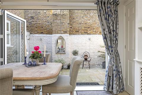 18 Waldo Close, London, SW4 9EY