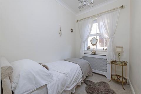 18 Waldo Close, London, SW4 9EY