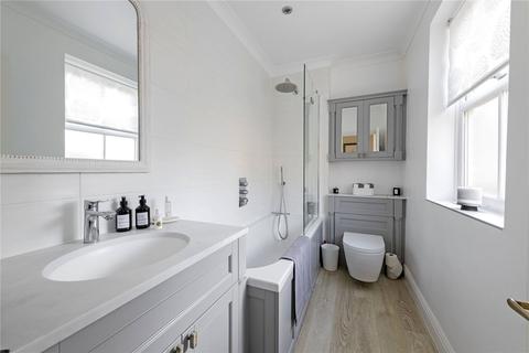 18 Waldo Close, London, SW4 9EY