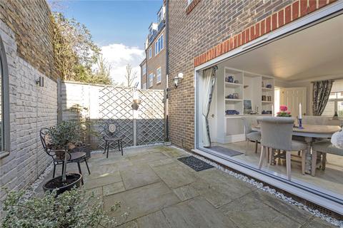 18 Waldo Close, London, SW4 9EY