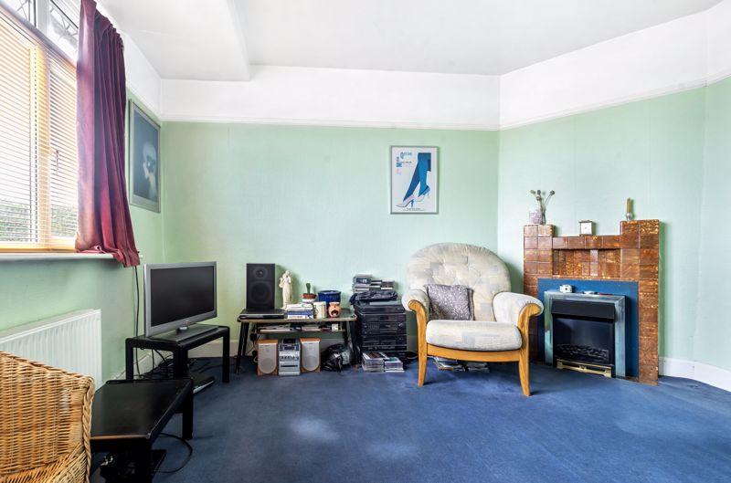 Clarkes Avenue, Worcester Park 3 bed semidetached house £425,000