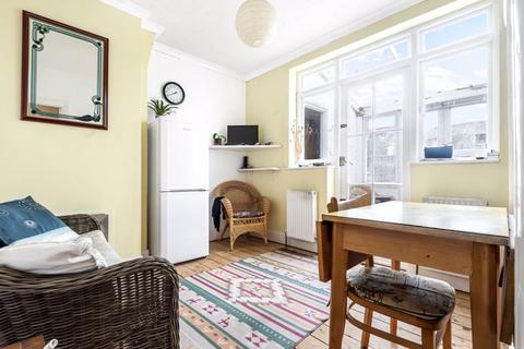 87 Clarkes Avenue, Worcester Park, KT4 8QB