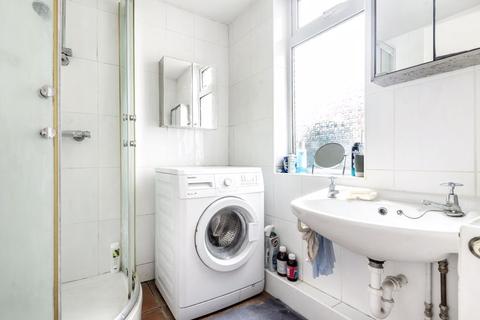 87 Clarkes Avenue, Worcester Park, KT4 8QB