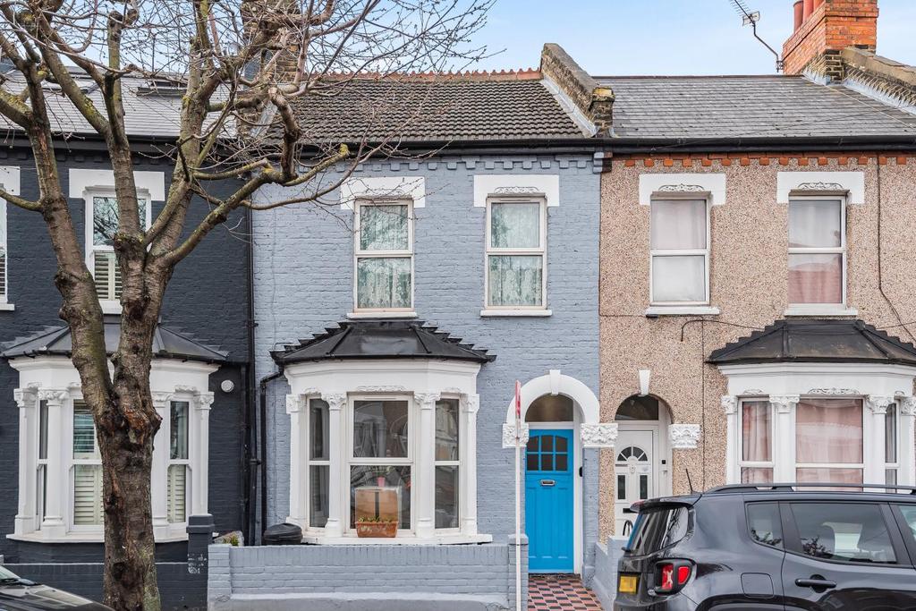 Moffat Road, Tooting 2 bed flat £500,000