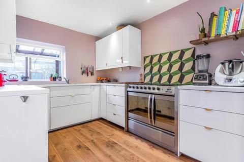 32 Reverdy Road, London, SE1 5QE