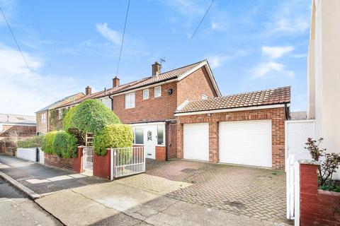 21 Chetwode Road, London, SW17 7RF