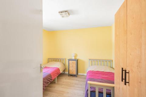 21 Chetwode Road, London, SW17 7RF