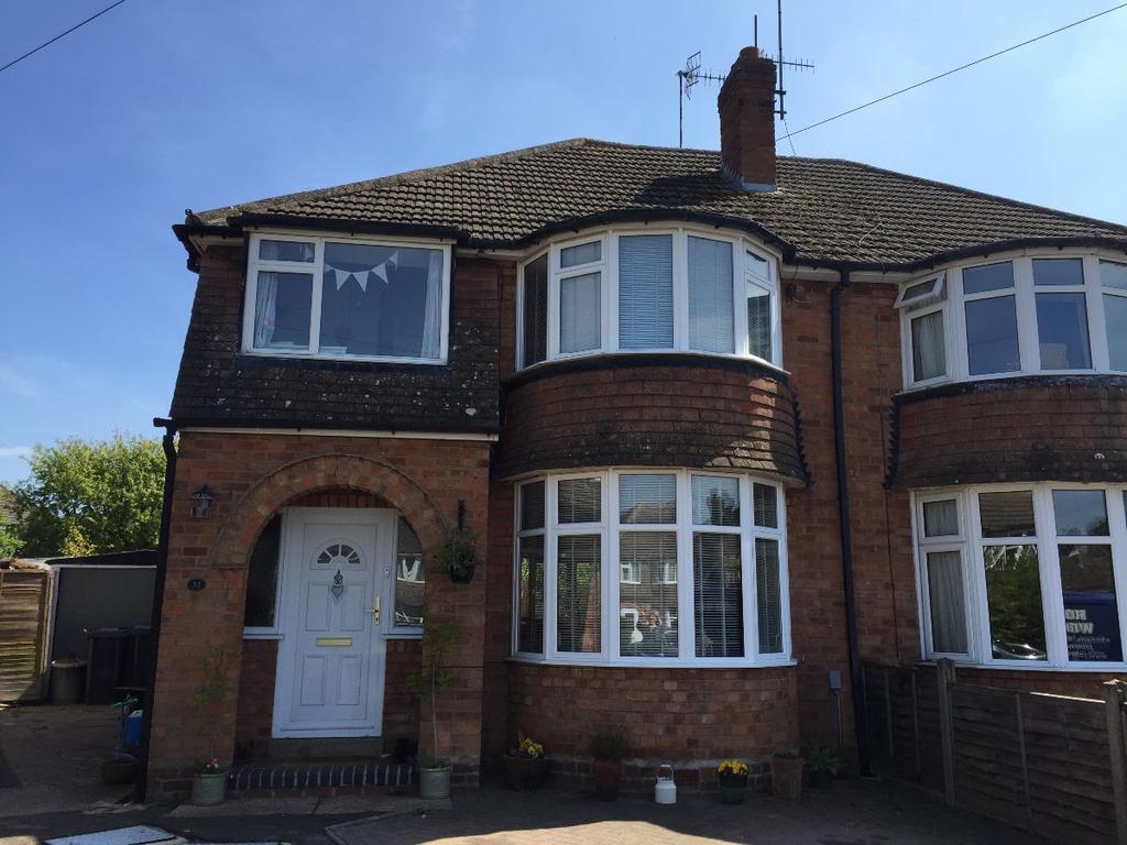 Ash Grove, StratforduponAvon 3 bed semidetached house £1,595 pcm