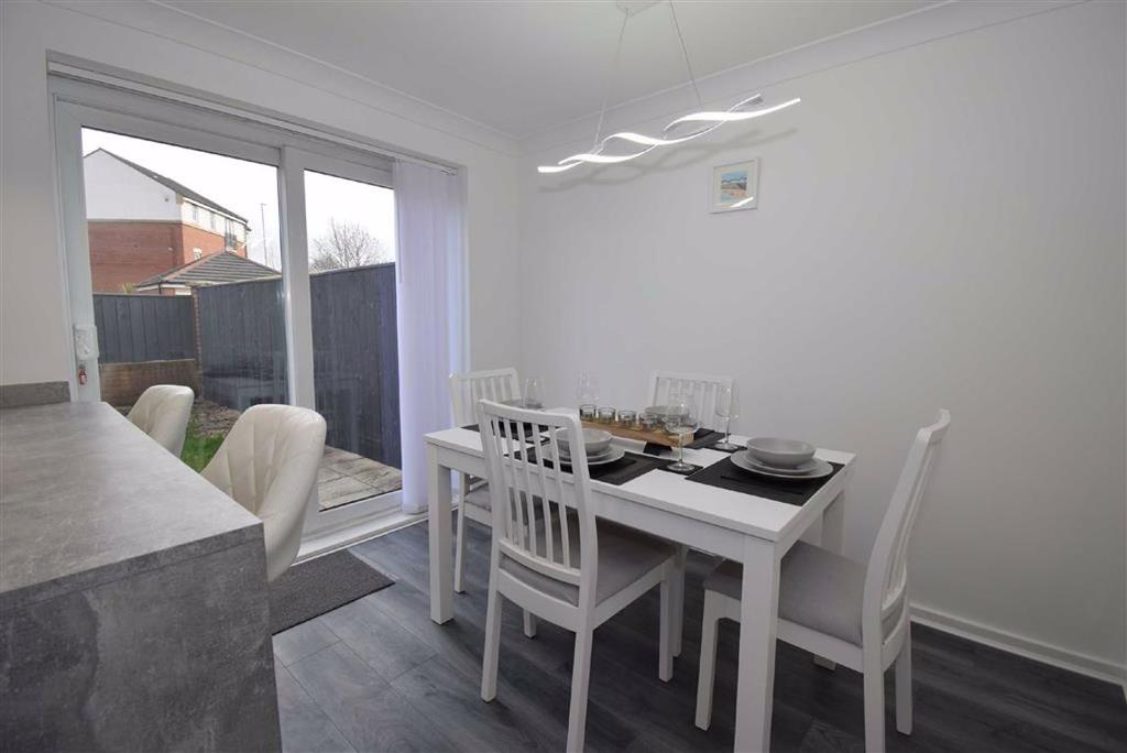 Strathmore Gardens, South Shields 5 bed terraced house £210,000
