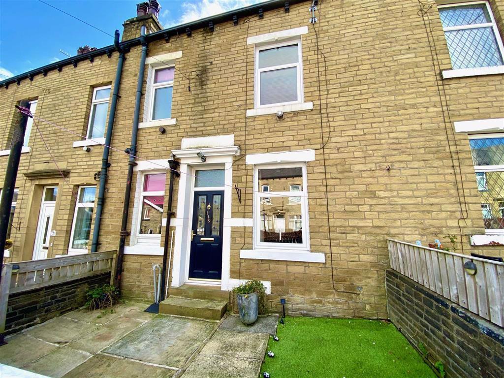 Catherine Street, Elland, HX5 2 bed terraced house for sale £90,000