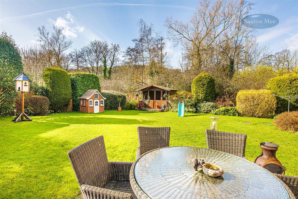 Waterside Gardens, Oughtibridge, S35 0JS 4 bed detached house £380,000