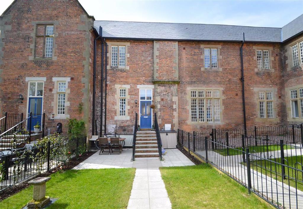 Oliver Road, Leighton Park, Shrewsbury 2 bed terraced house £210,000