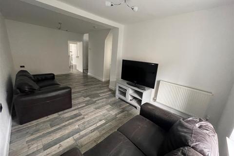 21 Bridge Street, Llangennech, Llanelli, SA14 8TW