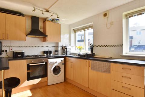 2 bedroom apartment for sale - St James Court, Haverfordwest