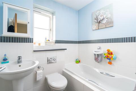 14 Apple Tree Close, High Wycombe, HP13 7PE
