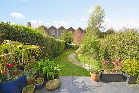 6 The Parade, Truro, TR1 1QE