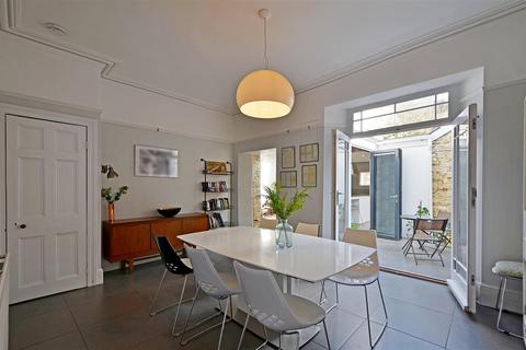 6 The Parade, Truro, TR1 1QE