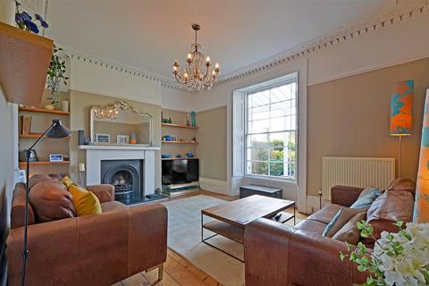 6 The Parade, Truro, TR1 1QE