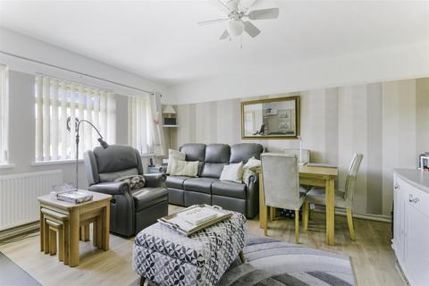 33 Burnet Grove, Epsom, KT19 8HU