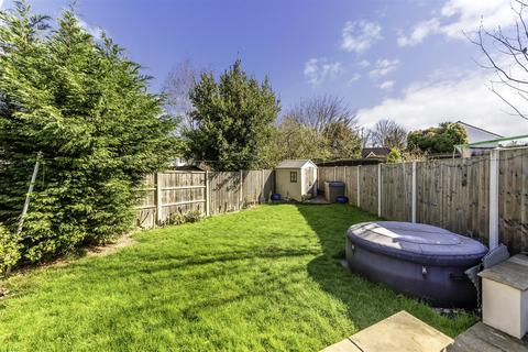 33 Burnet Grove, Epsom, KT19 8HU
