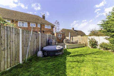33 Burnet Grove, Epsom, KT19 8HU