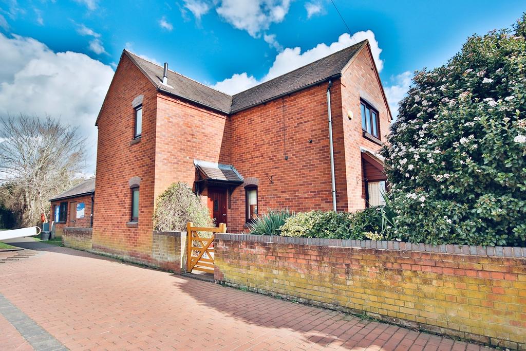 Bilford Road, Worcester, WR3 3 bed detached house £320,000