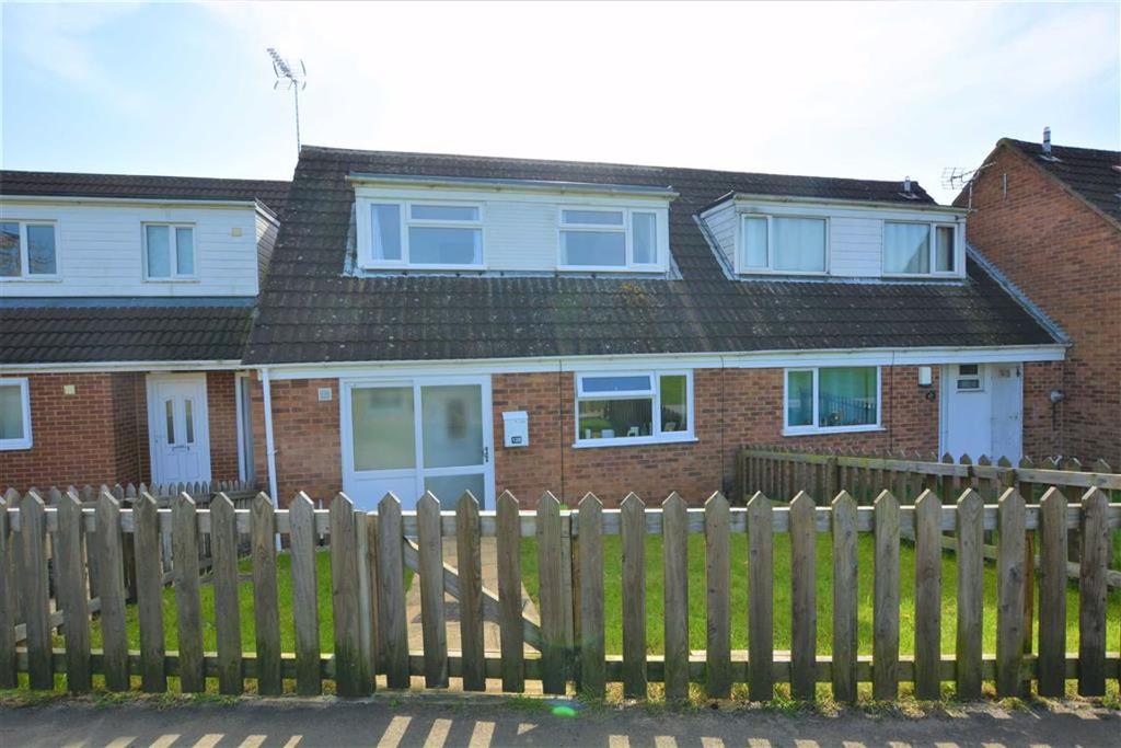 Fieldcourt Gardens, Quedgeley 2 bed terraced house £190,000