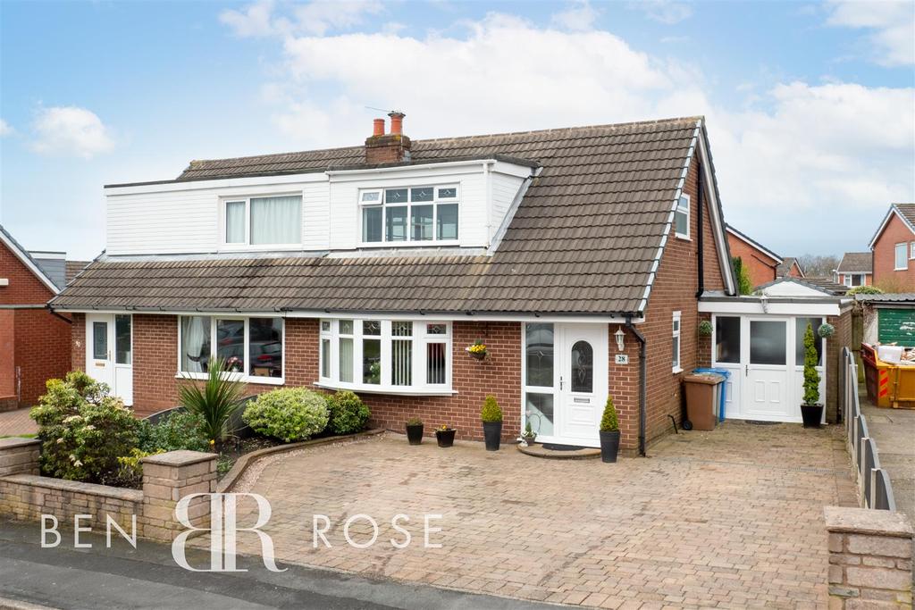 Hawkshead Avenue, Euxton, Chorley 3 bed semidetached house £189,995
