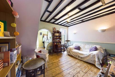 67 Armscroft Road, Gloucester, GL2 0SJ