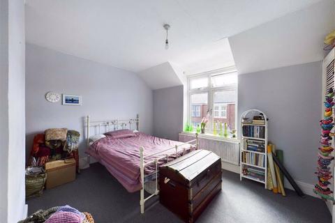 67 Armscroft Road, Gloucester, GL2 0SJ