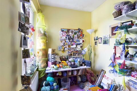 67 Armscroft Road, Gloucester, GL2 0SJ