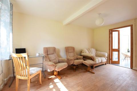 3 Hall Close, Cottesmore, Oakham, LE15 7DE