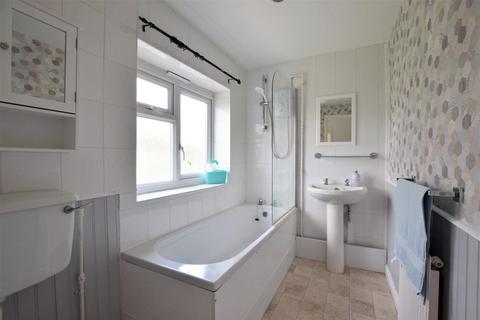 3 Hall Close, Cottesmore, Oakham, LE15 7DE