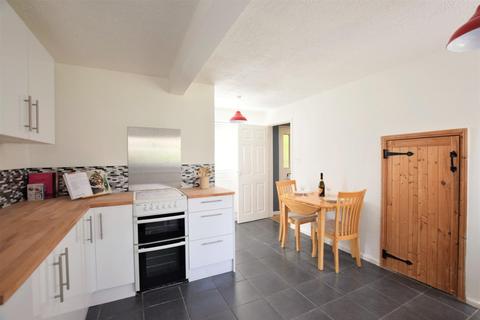 3 Hall Close, Cottesmore, Oakham, LE15 7DE