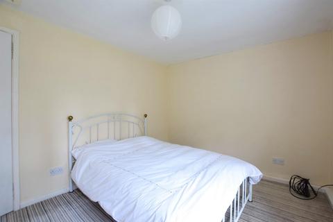 3 Hall Close, Cottesmore, Oakham, LE15 7DE