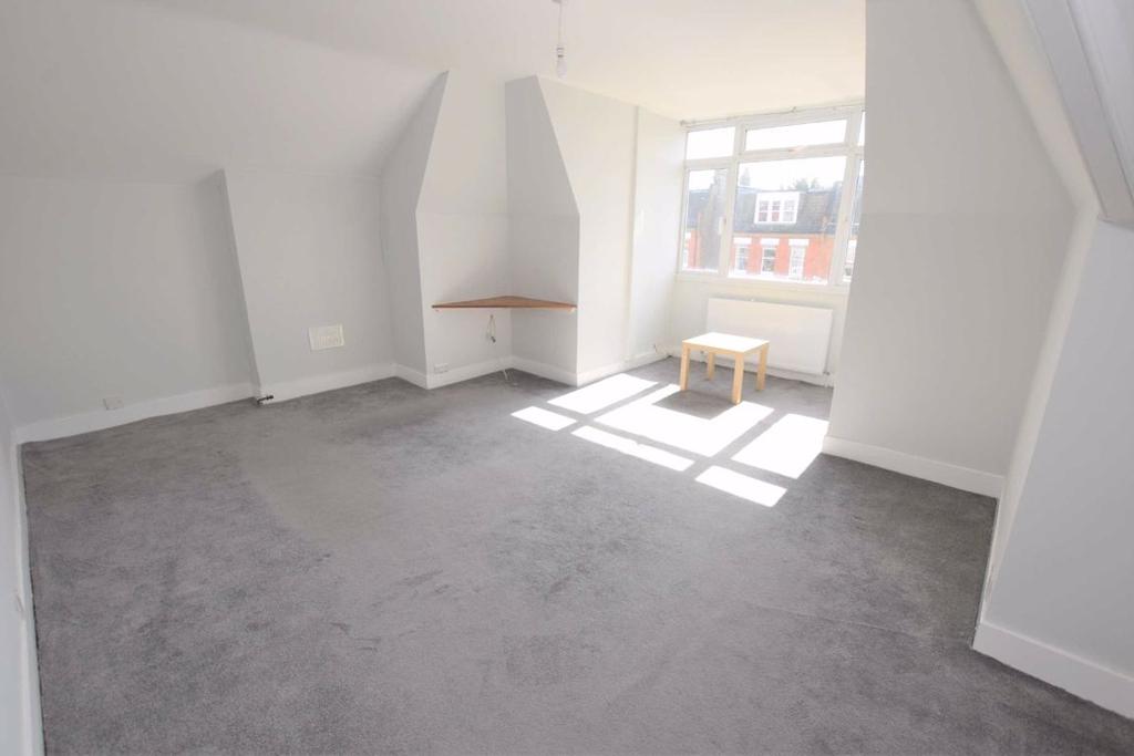 Woodside Park Road, Woodside Park, London, N12 2 bed flat £1,248 pcm