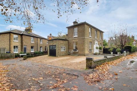 71 Chase Side, Enfield, EN2 6NQ