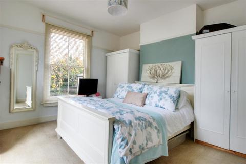 71 Chase Side, Enfield, EN2 6NQ