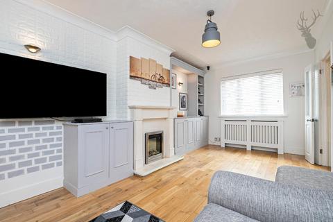 49 Epping Way, London, E4 7PG