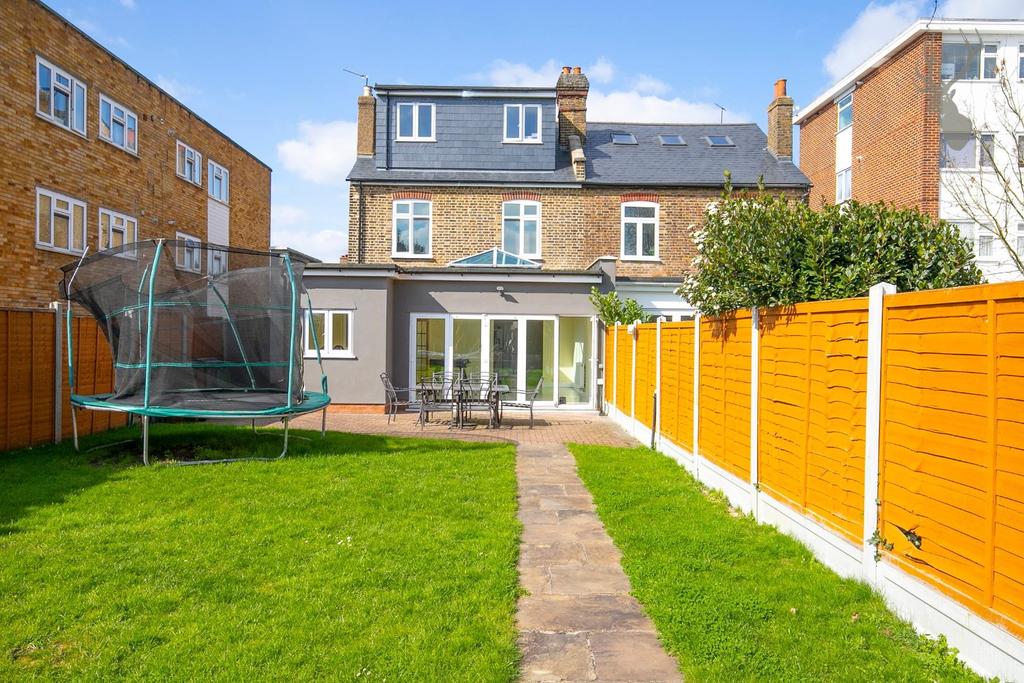 The Ridgeway, London 5 bed house for sale £750,000