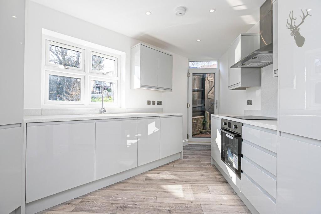 York Hill, Loughton 3 bed house £500,000