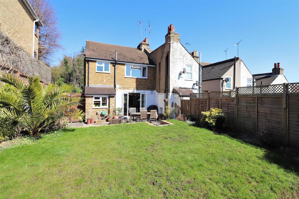 Crayford High Street, Crayford 3 bed end of terrace house £390,000