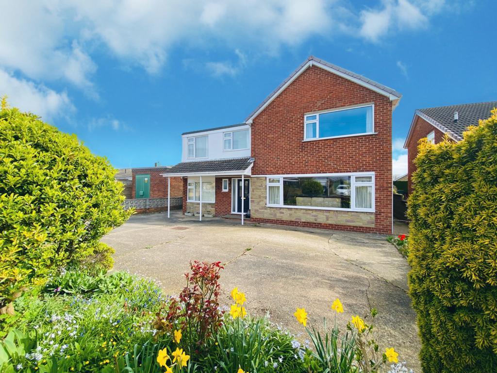 Draycott Avenue, Hornsea 5 bed house £305,000