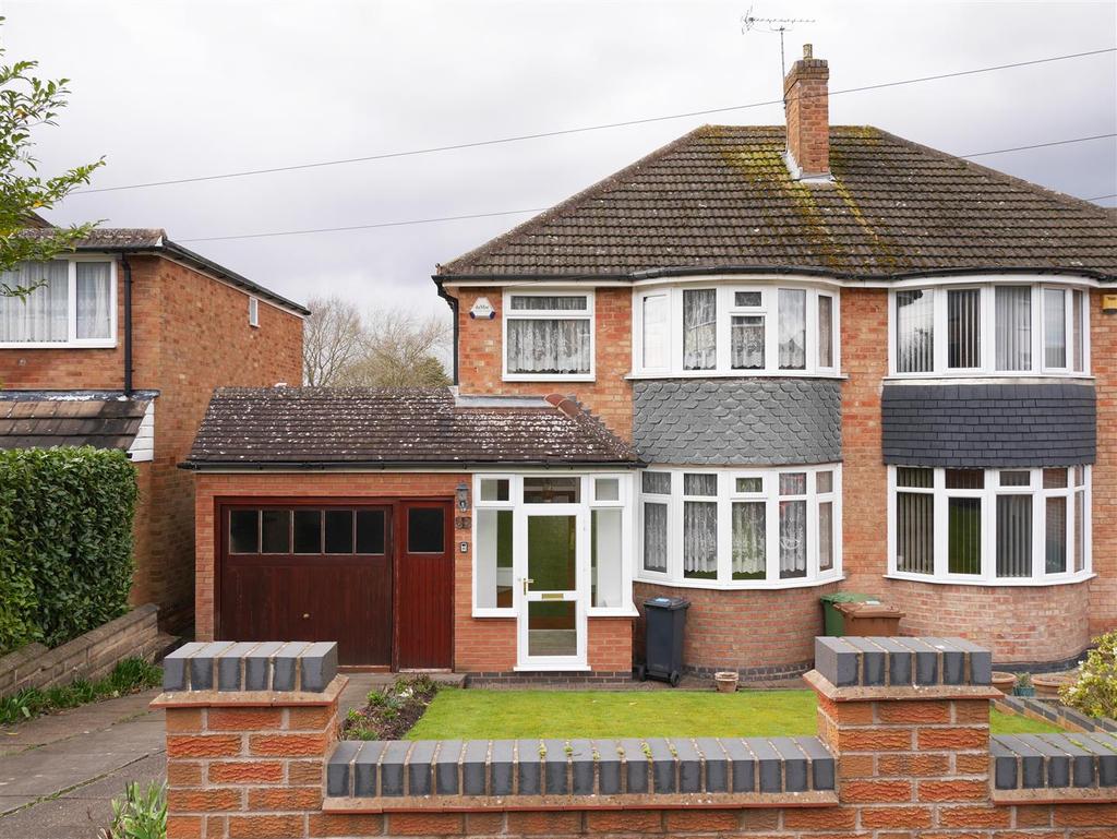 Eden Road, Solihull 3 bed semidetached house £270,000