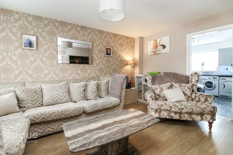 8 Betjeman Close, Blackpool, FY2 0FQ