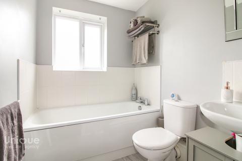 8 Betjeman Close, Blackpool, FY2 0FQ