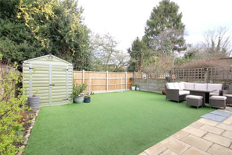 18 Calder Close, Enfield, EN1 3TS