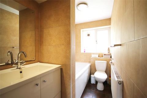 18 Calder Close, Enfield, EN1 3TS