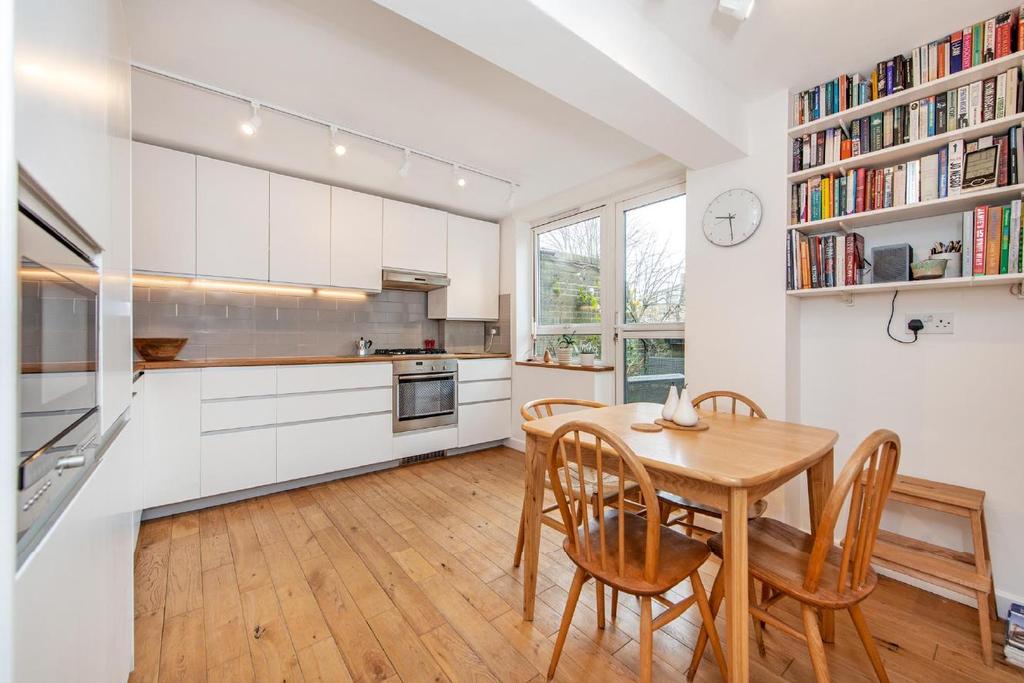 Haslam Close, Islington 2 bed flat £650,000