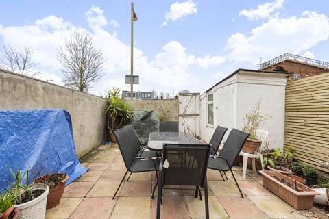 80 Rossiter Road, London, SW12 9RX